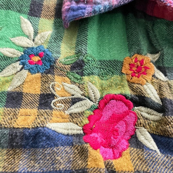 Styles To Go Floral Embroidered Patchwork Plaid Flannel Shirt Womens Medium - Picture 8 of 13